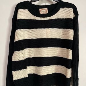 Rugby stripe crew neck pull-over sweater.